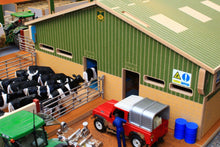 Load image into Gallery viewer, Bt2500 Rotary Milking Parlour With Free Britains Cow And Feeder Set Farm Buildings &amp; Stables (1:32