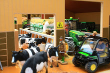 Load image into Gallery viewer, Bt3000 Traditional Cubicle Shed With Free Set Of Britains Fresian Cows! Farm Buildings & Stables