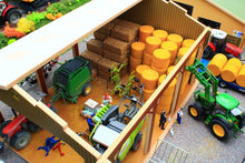 Load image into Gallery viewer, Bt6000 Big Bale Shed With Free Pallet Of Bale Wrap! Farm Buildings & Stables (1:32 Scale)