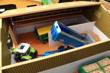 Load image into Gallery viewer, Bt8100 Arable Storage Shed With Free Brushwood Dumpy Bags! Farm Buildings & Stables (1:32 Scale)