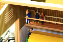 Load image into Gallery viewer, Bt8100 Arable Storage Shed With Free Brushwood Dumpy Bags! Farm Buildings & Stables (1:32 Scale)