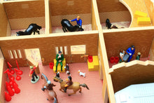 Load image into Gallery viewer, Bt8300 The Stable Yard With Free Britains Horse And Rider Set! Farm Buildings & Stables (1:32 Scale)