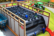 Load image into Gallery viewer, Bt8500 Monster Silage Clamp With Free Siku Holares Maize Leveller! Farm Buildings & Stables (1:32
