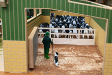 Load image into Gallery viewer, Bt8600 Covered Collecting Yard With Free Bt2010 Brushwood Slurry Ramp Farm Buildings & Stables (1:32