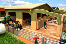 Load image into Gallery viewer, Bt8600 Covered Collecting Yard With Free Bt2010 Brushwood Slurry Ramp Farm Buildings & Stables (1:32