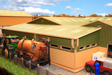 Load image into Gallery viewer, Bt8600 Covered Collecting Yard With Free Bt2010 Brushwood Slurry Ramp Farm Buildings & Stables (1:32