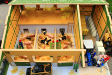 Load image into Gallery viewer, Bt8940 Pig Shed With Free Britians Pig Pen & Fence Set! Farm Buildings Stables (1:32 Scale)