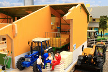 Load image into Gallery viewer, Bt8940 Pig Shed With Free Britians Pig Pen & Fence Set! Farm Buildings Stables (1:32 Scale)