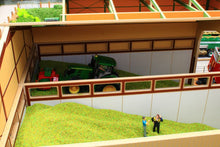 Load image into Gallery viewer, Bt8950 Cover To Monster Silage Clamp Farm Buildings & Stables (1:32 Scale)