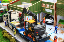 Load image into Gallery viewer, Yard to front of the BT8990 Agricultural Contractors Base