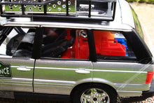 Load image into Gallery viewer, BUR22061 Burago 124 Scale Range Rover Experience Vehicle