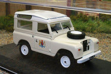 Load image into Gallery viewer, GRE86562 Greenlight Land Rover 88 Series IIa Station Wagon Ace Ventura