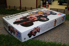 Load image into Gallery viewer, ITA650 Italeri 135 Scale S.A.S. Recon Land Rover Pink Panther KIT