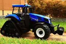 Load image into Gallery viewer, Mm1803 Marge Models New Holland T8.435 Smarttrax Tractor Tractors And Machinery (1:32 Scale)