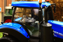 Load image into Gallery viewer, Mm1803 Marge Models New Holland T8.435 Smarttrax Tractor Tractors And Machinery (1:32 Scale)