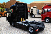 Load image into Gallery viewer, MM1907-02 Mercedes-Benz Actros Streamspace 4x2 in Black