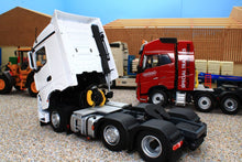 Load image into Gallery viewer, Mm1908-01 Mercedes-Benz Actros Streamspace 6X2 In White 20% Off! Tractors And Machinery (1:32 Scale)