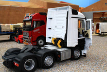 Load image into Gallery viewer, Mm1908-01 Mercedes-Benz Actros Streamspace 6X2 In White 20% Off! Tractors And Machinery (1:32 Scale)