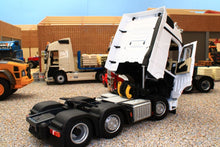 Load image into Gallery viewer, Mm1910-01 Mercedes-Benz Actros Bigspace 6X2 In White Tractors And Machinery (1:32 Scale)