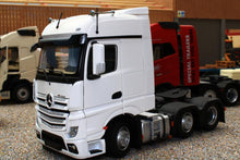 Load image into Gallery viewer, Mm1910-01 Mercedes-Benz Actros Bigspace 6X2 In White Tractors And Machinery (1:32 Scale)