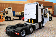 Load image into Gallery viewer, Mm1910-01 Mercedes-Benz Actros Bigspace 6X2 In White Tractors And Machinery (1:32 Scale)