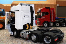 Load image into Gallery viewer, Mm1910-01 Mercedes-Benz Actros Bigspace 6X2 In White Tractors And Machinery (1:32 Scale)