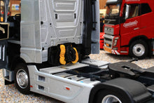 Load image into Gallery viewer, MM1911-03 Mercedes-Benz Actros Gigaspace 4x2 in Silver