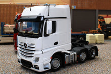 Load image into Gallery viewer, Mm1912-01 Mercedes-Benz Actros Gigaspace 6X2 In White 20% Off! Tractors And Machinery (1:32 Scale)