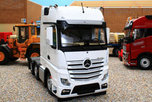 Load image into Gallery viewer, Mm1912-01 Mercedes-Benz Actros Gigaspace 6X2 In White 20% Off! Tractors And Machinery (1:32 Scale)