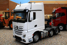 Load image into Gallery viewer, Mm1912-01 Mercedes-Benz Actros Gigaspace 6X2 In White 20% Off! Tractors And Machinery (1:32 Scale)