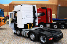 Load image into Gallery viewer, Mm1912-01 Mercedes-Benz Actros Gigaspace 6X2 In White 20% Off! Tractors And Machinery (1:32 Scale)