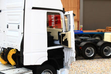 Load image into Gallery viewer, Mm1912-01 Mercedes-Benz Actros Gigaspace 6X2 In White 20% Off! Tractors And Machinery (1:32 Scale)