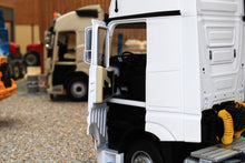 Load image into Gallery viewer, Mm1912-01 Mercedes-Benz Actros Gigaspace 6X2 In White 20% Off! Tractors And Machinery (1:32 Scale)