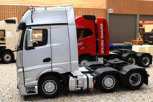 Load image into Gallery viewer, MM1912-03 Mercedes-Benz Actros Gigaspace 6x2 in Silver