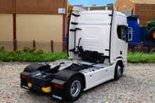 Load image into Gallery viewer, MM2014-01 Marge Models Scania R500 Lorry 4x2 in White