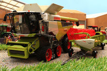 Load image into Gallery viewer, MM2028 MARGE MODELS CLAAS LEXION 6800 TERRA TRAC COMBINE HARVESTER WITH VARIO 930 HEADER