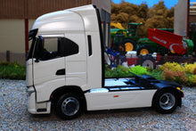 Load image into Gallery viewer, MM2231-01 Marge Models Iveco S-Way Lorry Tractor Unit 4x2 in White