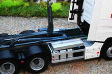 Load image into Gallery viewer, MM2237-01 Marge Models Renault Truck with Meiller Hook-lift in White