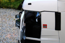 Load image into Gallery viewer, MM2237-01 Marge Models Renault Truck with Meiller Hook-lift in White