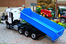 Load image into Gallery viewer, MM2237-01 Marge Models Renault Truck with Meiller Hook-lift in White