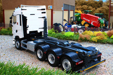 Load image into Gallery viewer, MM2237-01 Marge Models Renault Truck with Meiller Hook-lift in White