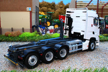 Load image into Gallery viewer, MM2237-01 Marge Models Renault Truck with Meiller Hook-lift in White
