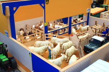 Load image into Gallery viewer, Bt8700 Cattle Handling Unit With Free Set Of Brushwood Store Cattle! Farm Buildings & Stables (1:32