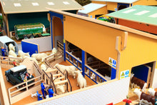 Load image into Gallery viewer, Bt8700 Cattle Handling Unit With Free Set Of Brushwood Store Cattle! Farm Buildings & Stables (1:32
