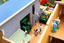 Load image into Gallery viewer, Bt8860 My Third Farm Play Set With Free Britains Mixed Animal Set! Buildings & Stables (1:32 Scale)