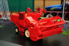 Load image into Gallery viewer, Oxf76Chv001 Oxford Die Cast Combine Harvester In Red (1:76 Scale) Tractors And Machinery Scale)