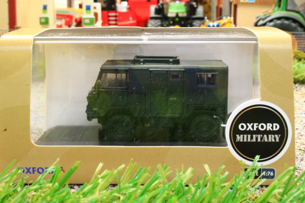 Oxford Diecast 1:76 Scale Military Land Rover Forward Control Model - Gulf War 1991