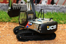 Load image into Gallery viewer, OXF 76JS002 OXFORD DIE CAST JCB JS220 SWING SHOVEL MILLIONTH MACHINE EDITION (1:76 SCALE)