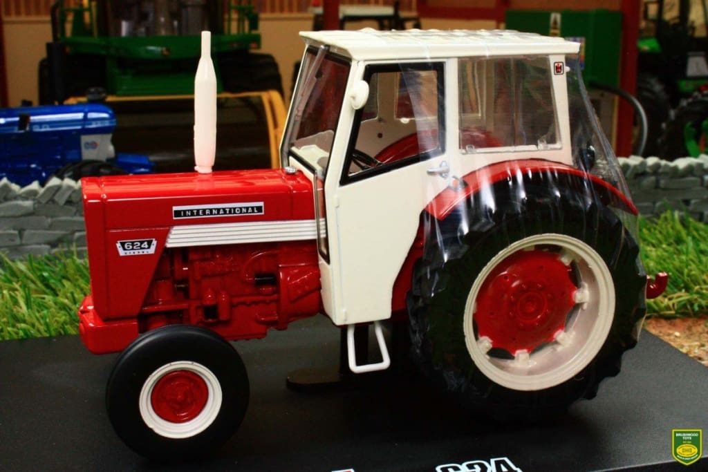 Maquette Tracteur International IH 624 Avec Chauffeur - Replicagri 1/32 - Réf. REP031 - Neuf