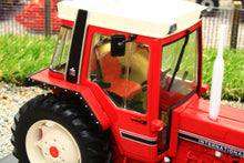 Load image into Gallery viewer, REP060 REPLICAGRI INTERNATIONAL IH 845 XL TRACTOR 4WD RED FENDERS